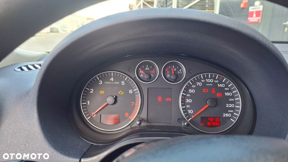Audi A3 Sportback 1.6 FSI Ambiente - 22
