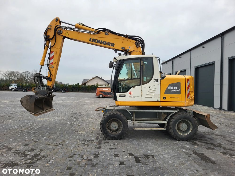 Liebherr A 918 Compact / z Niemiec / - 2