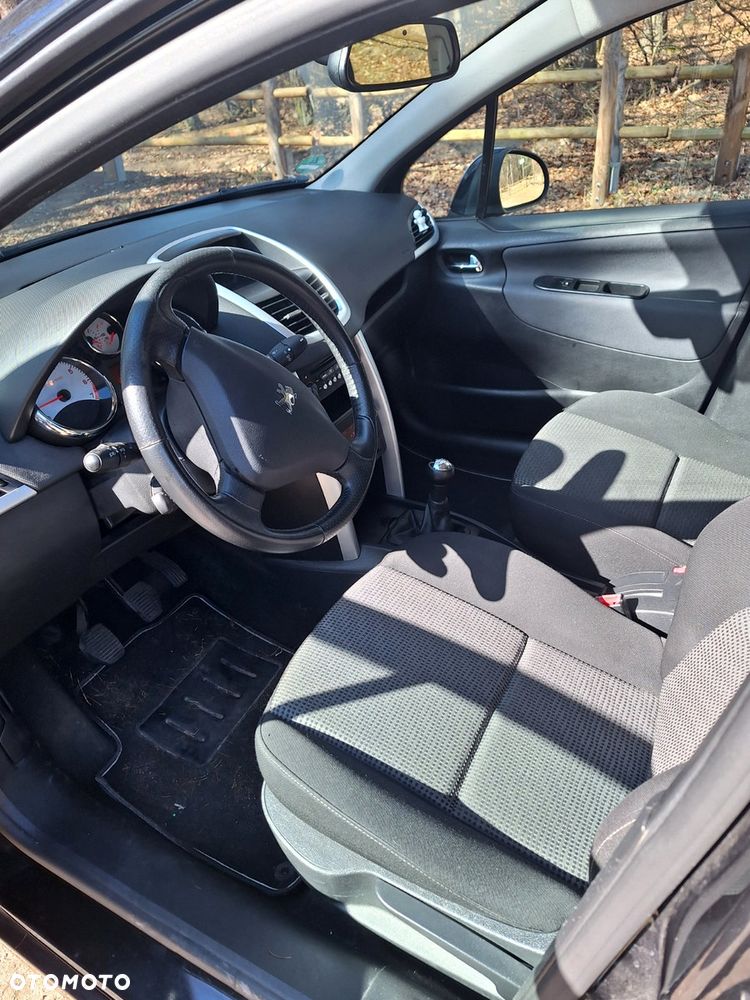 Peugeot 207 - 7