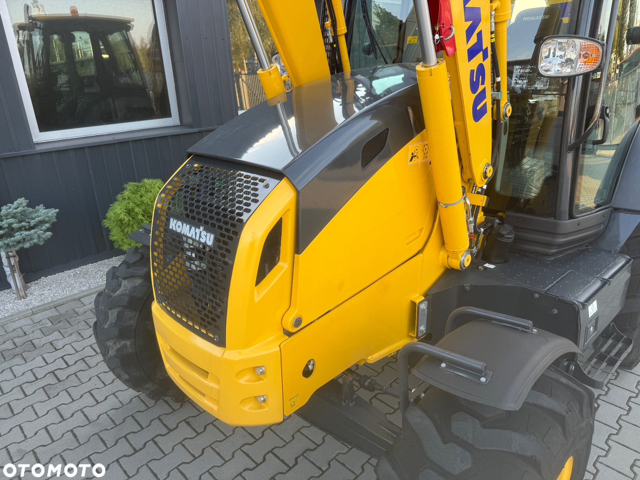 Komatsu WB 97R - 16