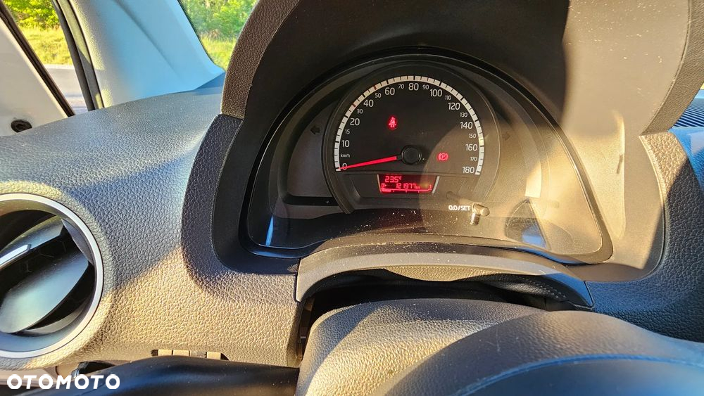 Volkswagen up! 1.0 Take - 9