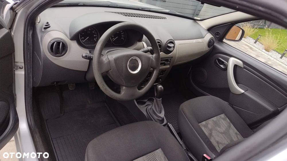 Dacia Sandero 1.2 16V - 13