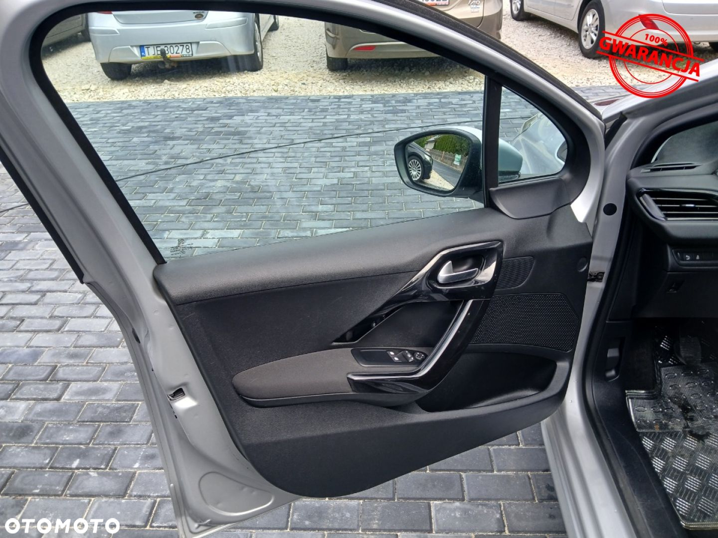 Peugeot 208 1.2 VTi Active Pack - 32