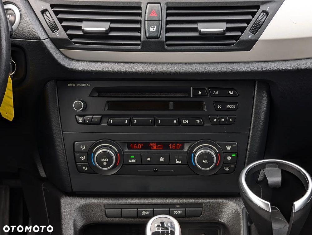 BMW X1 sDrive18d Sport Line - 30