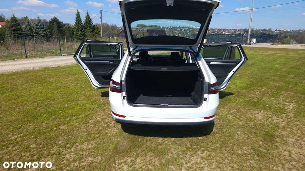 Skoda Superb 2.0 TDI Style DSG - 6