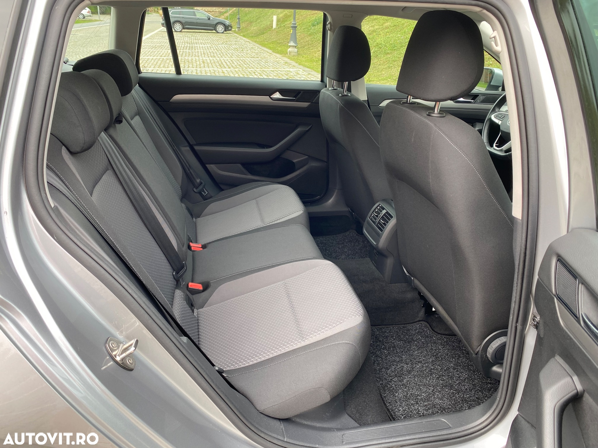 Volkswagen Passat Variant 2.0 TDI DSG Comfortline - 23