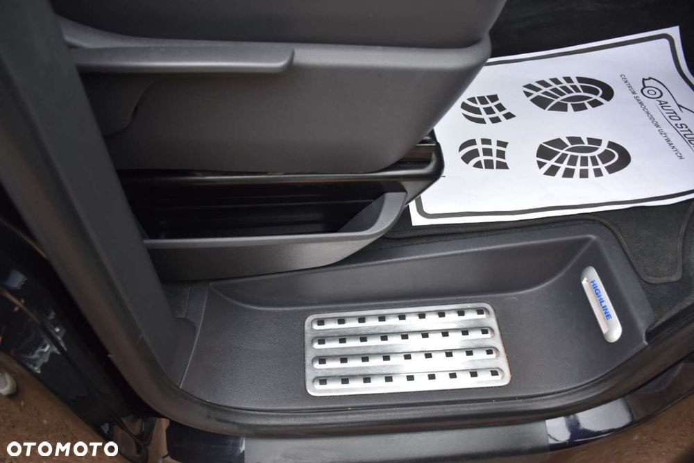 Volkswagen Multivan - 23