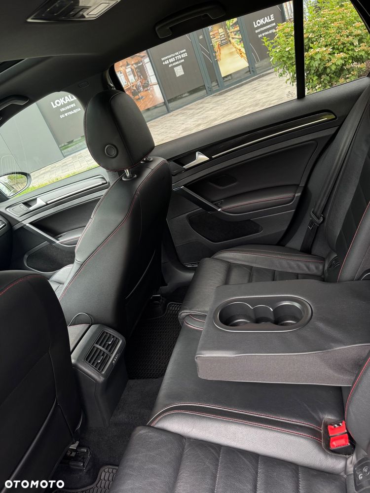 Volkswagen Golf - 19