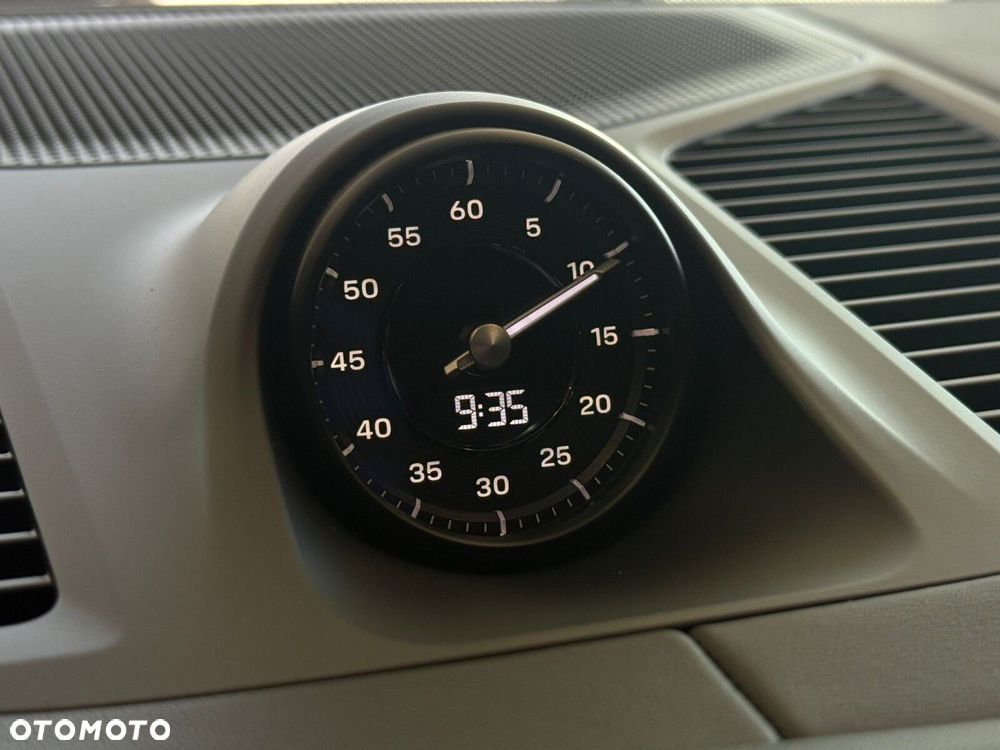 Porsche Cayenne - 22