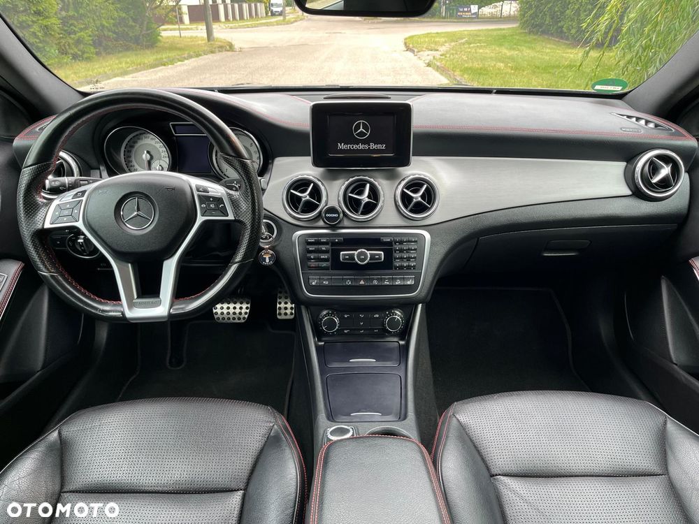 Mercedes-Benz GLA 220 CDI 4Matic 7G-DCT AMG Line - 10
