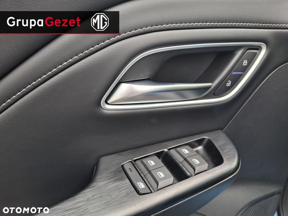 MG ZS - 13