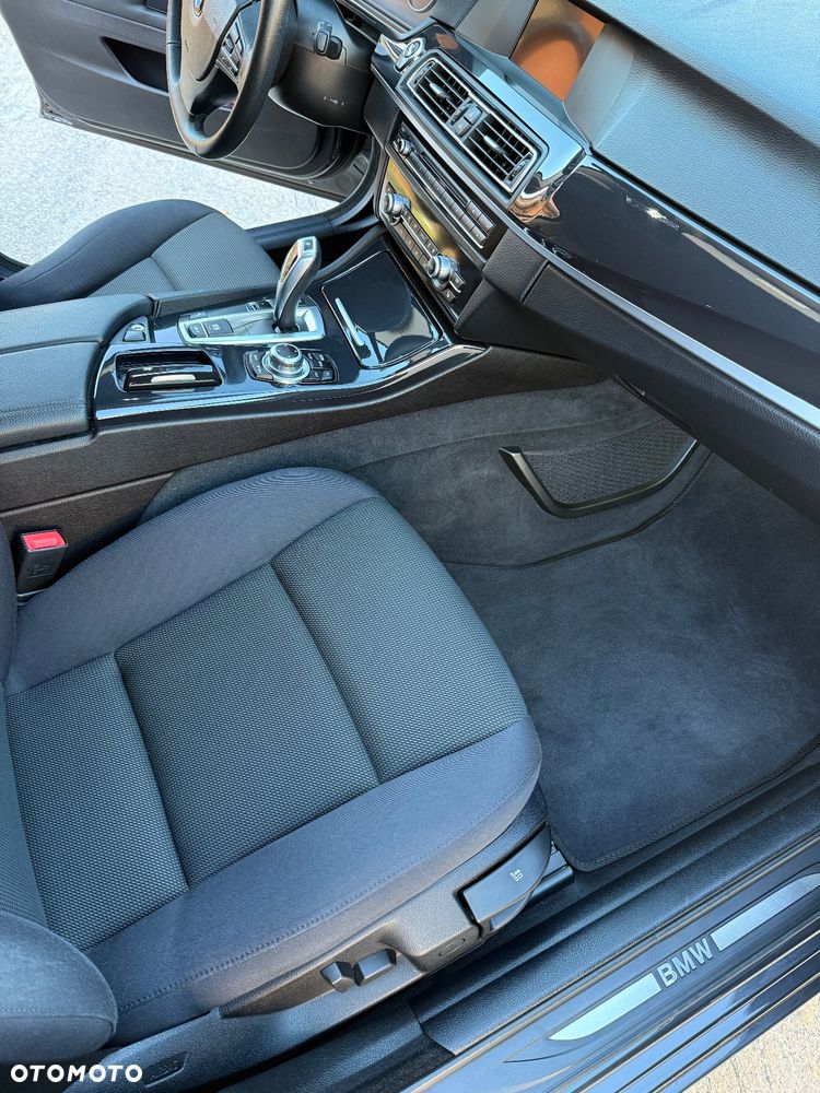 BMW Seria 5 520d - 14