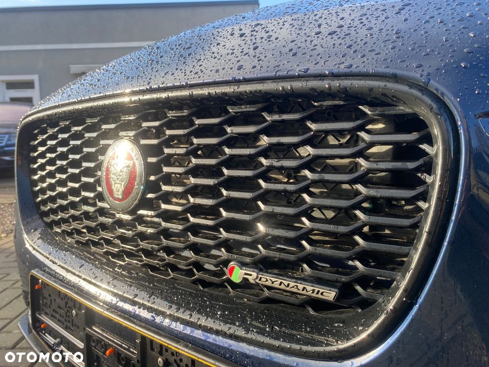 Jaguar XE P300 AWD R-Dynamic HSE - 11