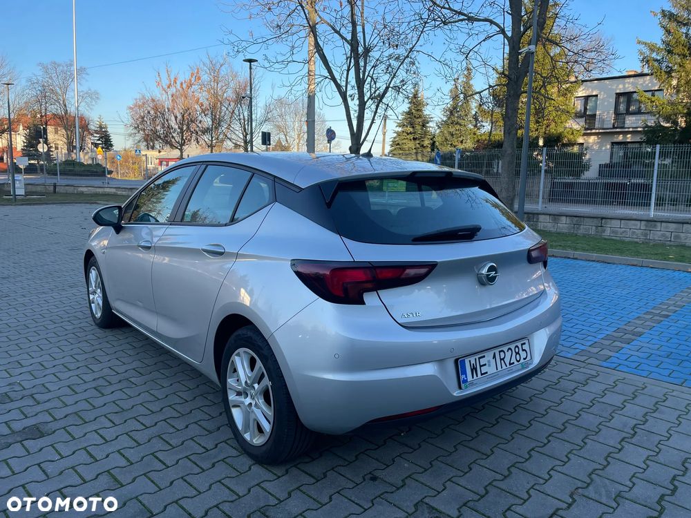 Opel Astra 1.2 T Business Edition S&S - 4