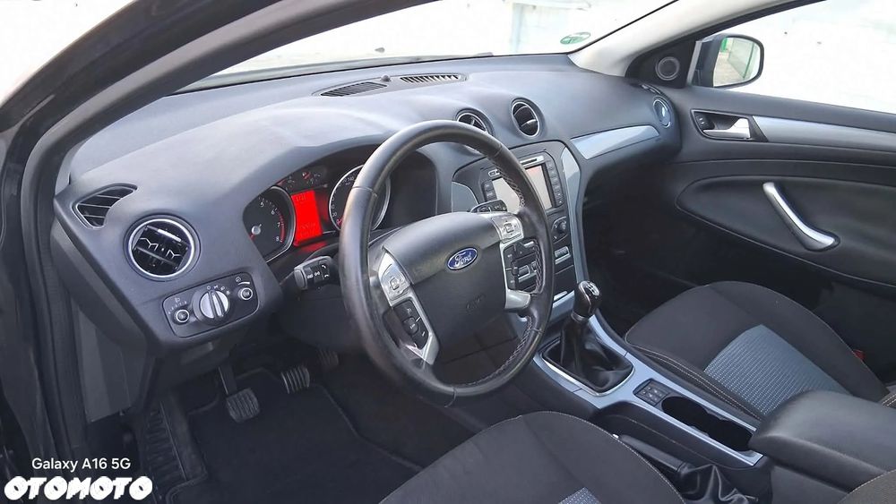 Ford Mondeo 2.0 FF Titanium - 12