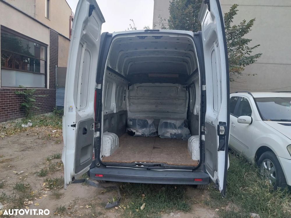 Renault Trafic - 15