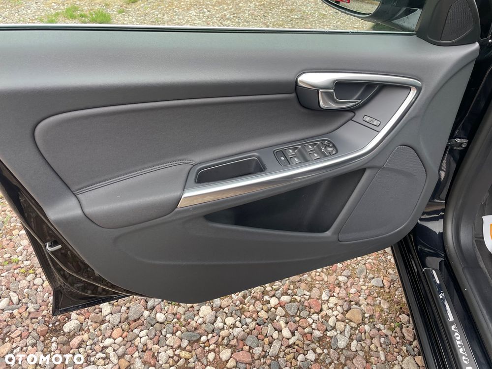 Volvo S60 D3 Summum - 17