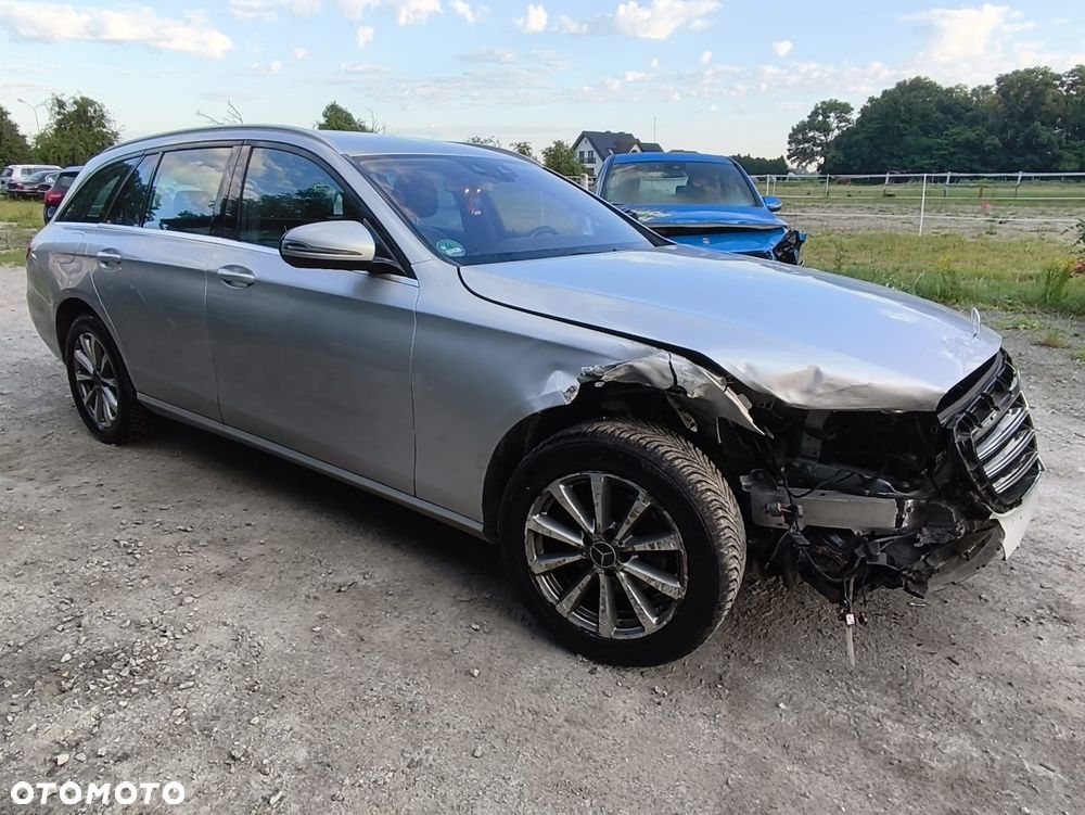 Mercedes-Benz Klasa E 200 d 9G-TRONIC - 12