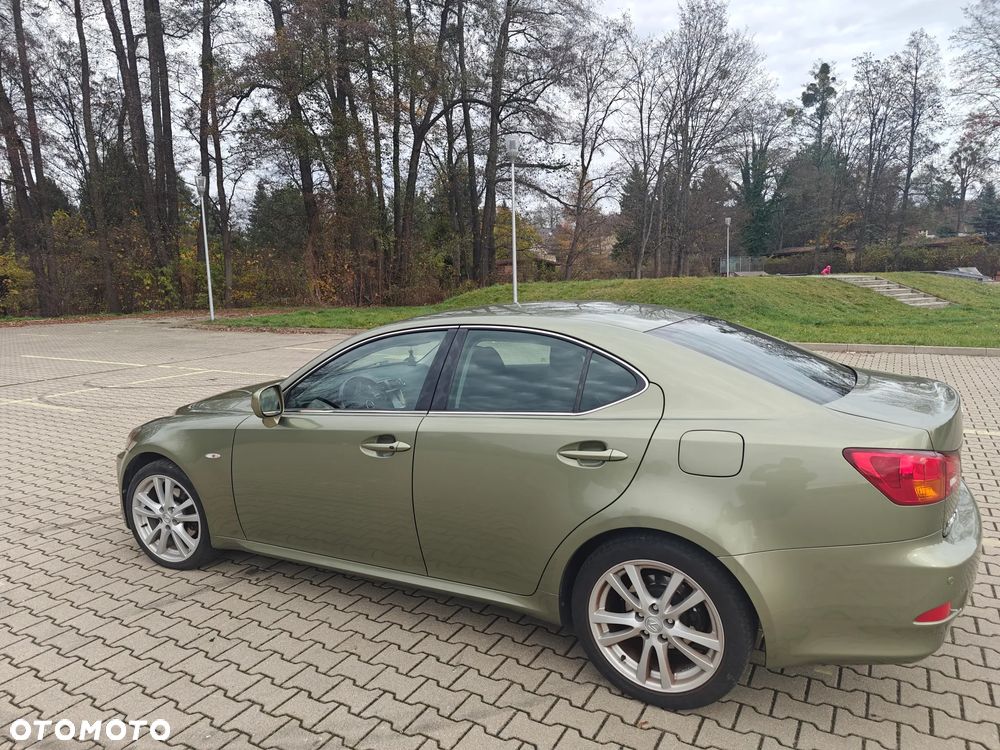 Lexus IS 220d - 2