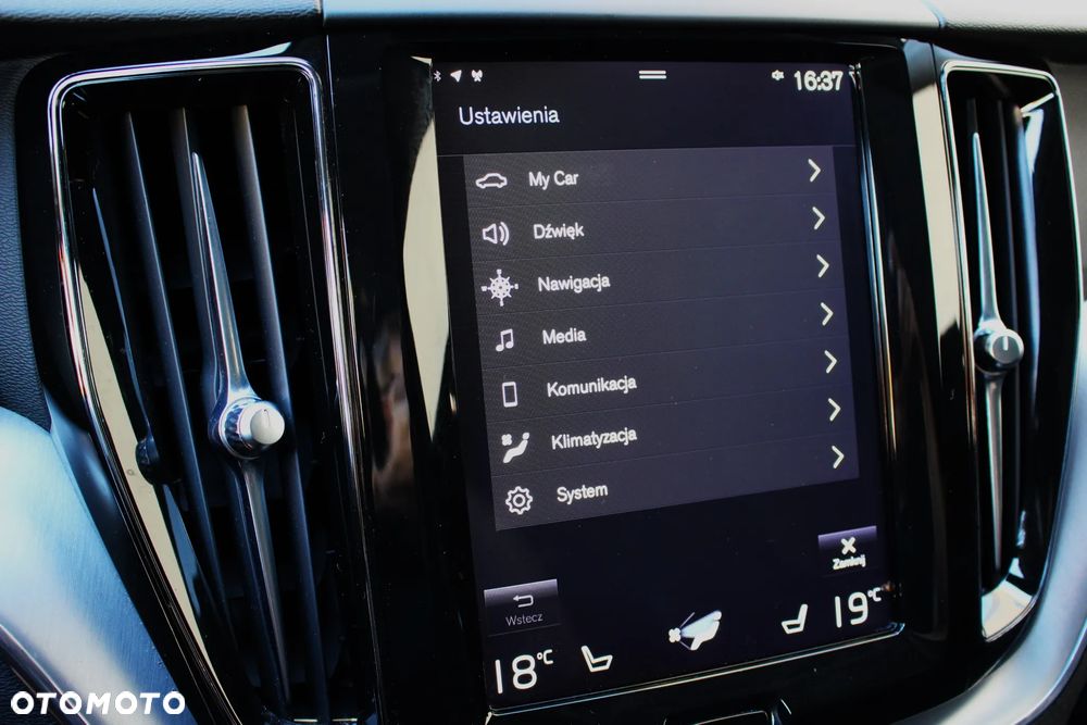 Volvo XC 60 D4 Momentum Pro - 28