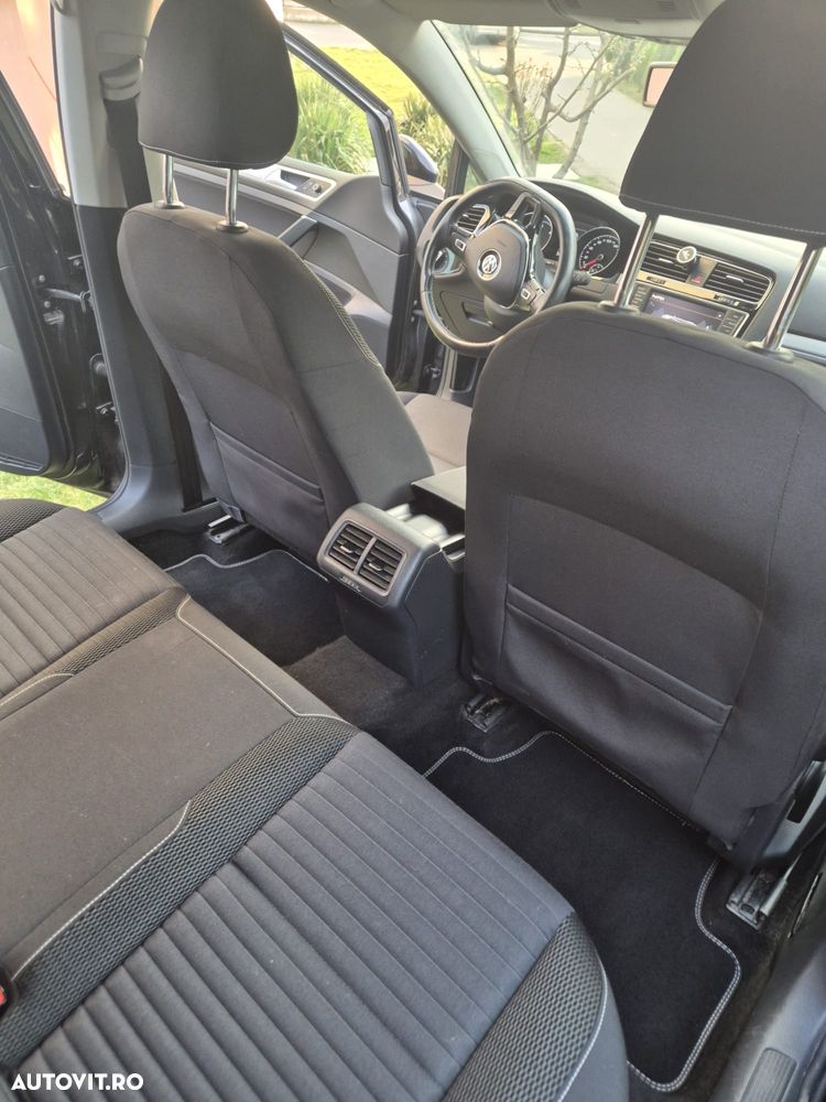 Volkswagen Golf - 20