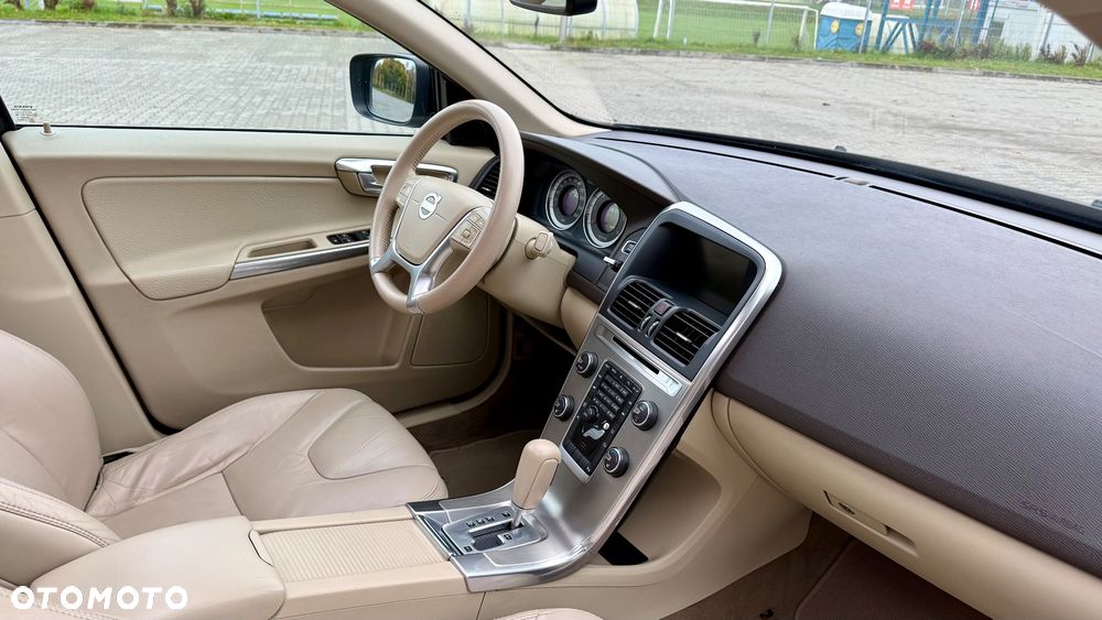 Volvo XC 60 D3 Momentum - 16