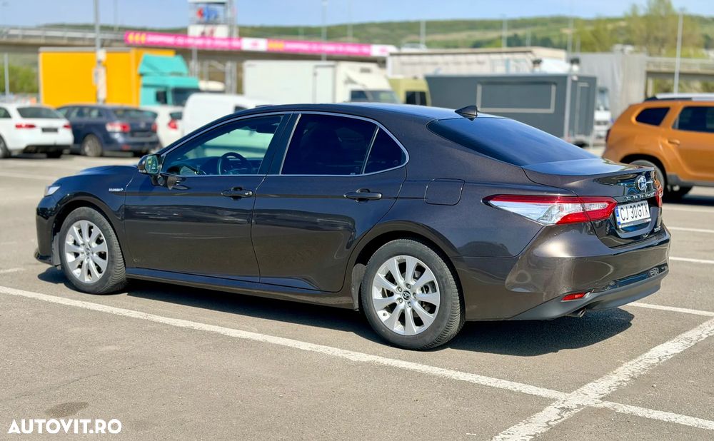 Toyota Camry - 7