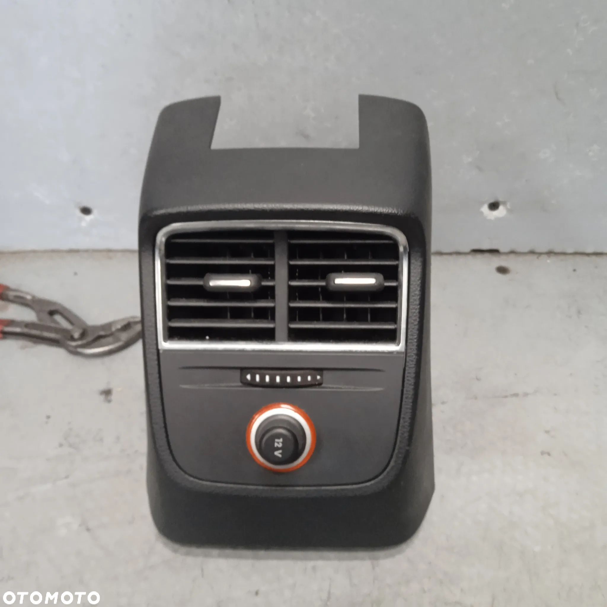 Kratka nawiewu tylna A3 8V 8V0819203 - 1