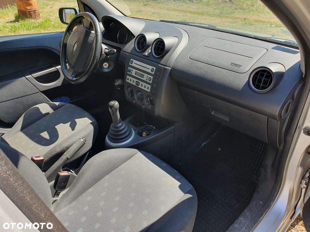 Ford Fiesta 1.3 - 10