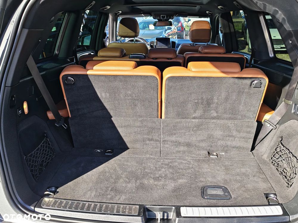 Mercedes-Benz GLS 350 d 4-Matic - 33