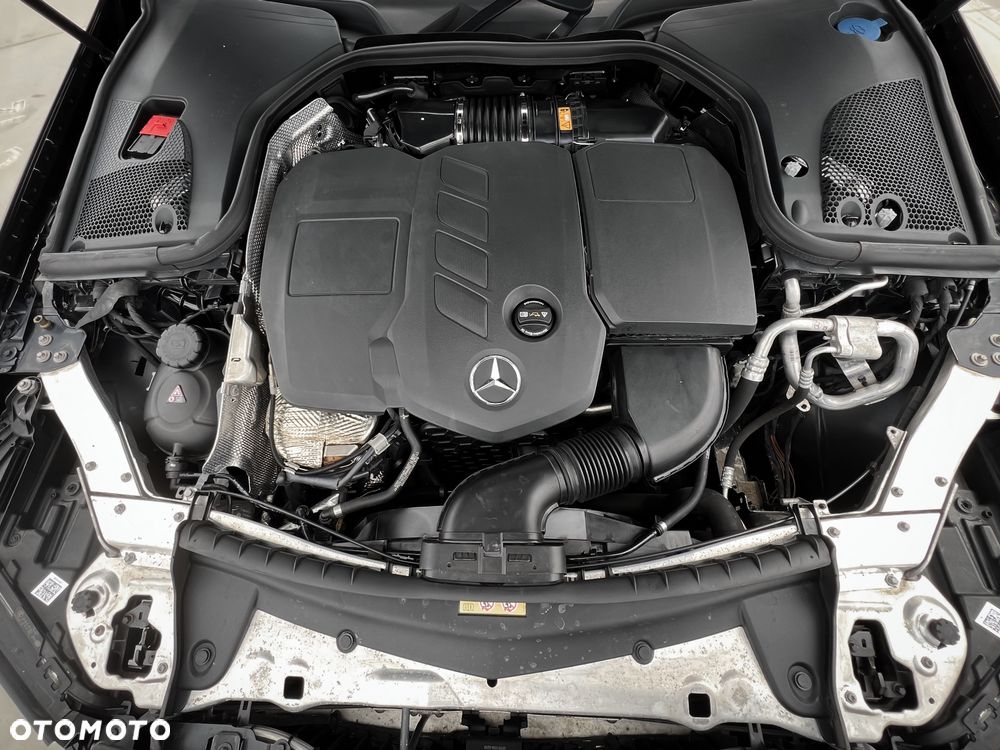 Mercedes-Benz Klasa E 200 d 9G-TRONIC - 32