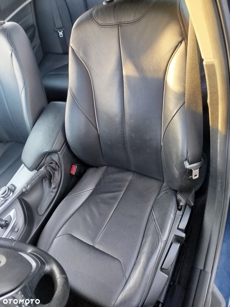 BMW Seria 3 320d Luxury Line - 16