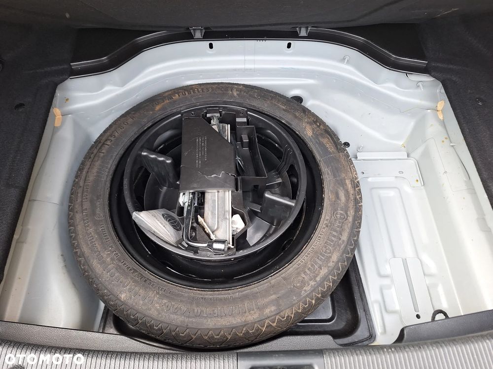 Mercedes-Benz Klasa C 250 CGI BlueEff Elegance - 27