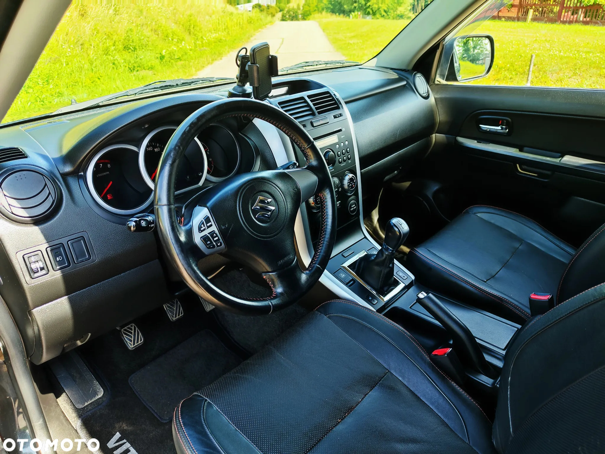 Suzuki Grand Vitara 1.6 De luxe - 16