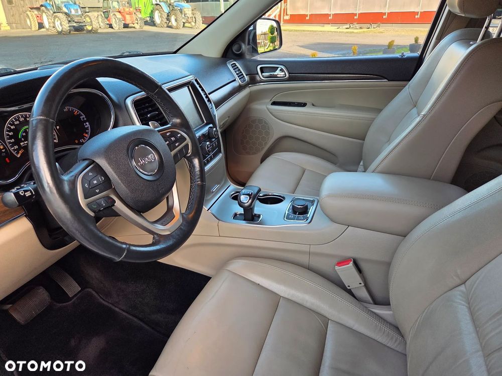 Jeep Grand Cherokee - 14