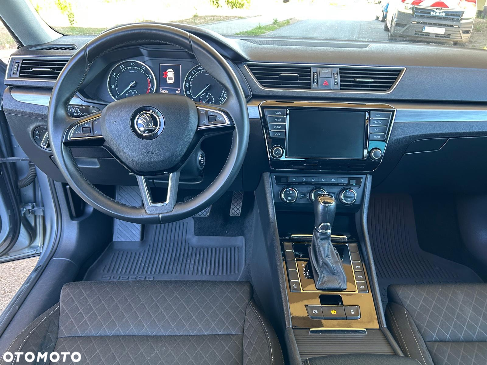 Skoda Superb 1.8 TSI DSG Ambition - 35