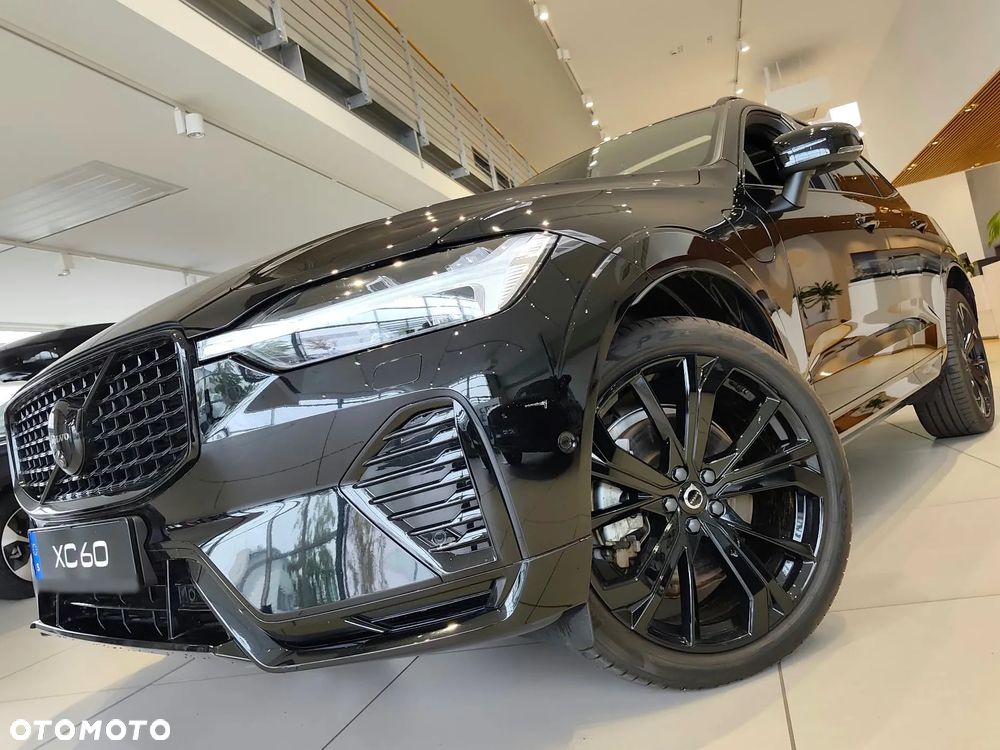 Volvo XC 60 T6 Plug-In Hybrid AWD Plus Black Edition - 1