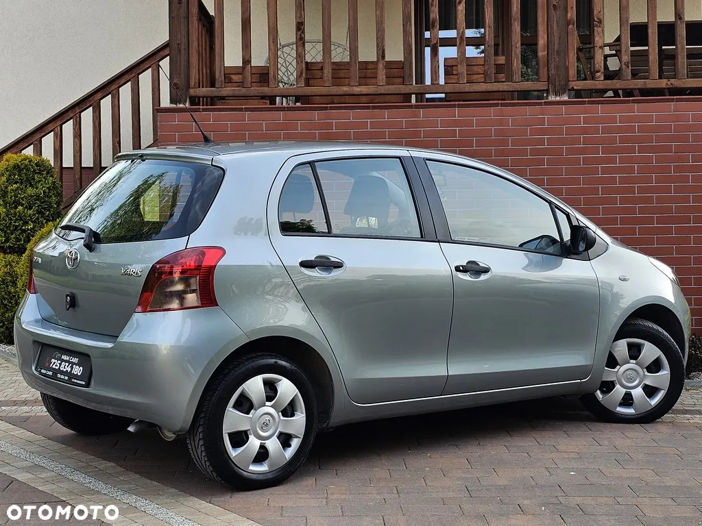 Toyota Yaris 1.3 VVT-i Sol - 22