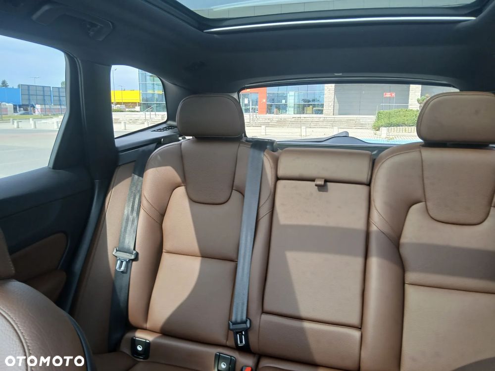 Volvo XC 60 B5 B AWD Momentum - 13