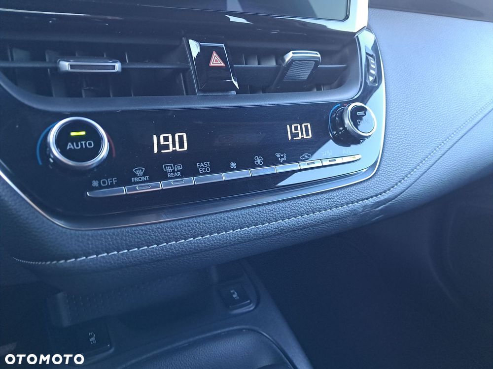 Toyota Corolla 2.0 Hybrid Comfort - 22