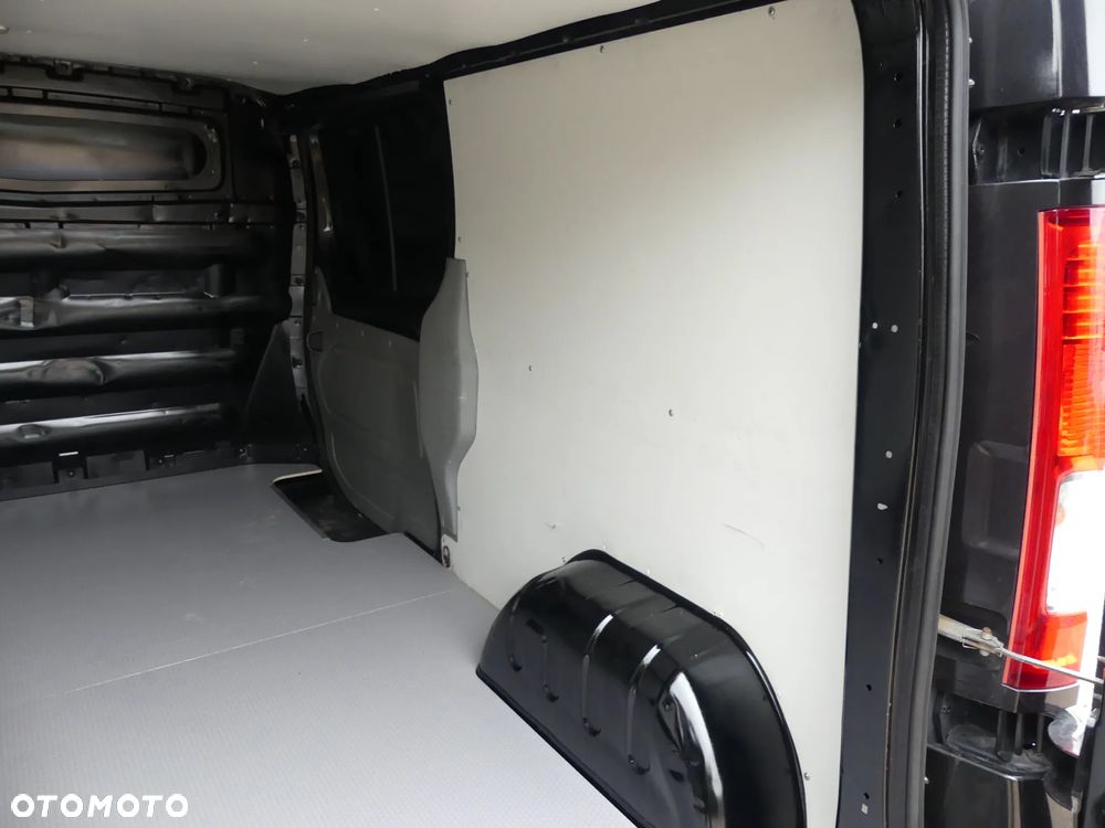 Renault TRAFIC - 29