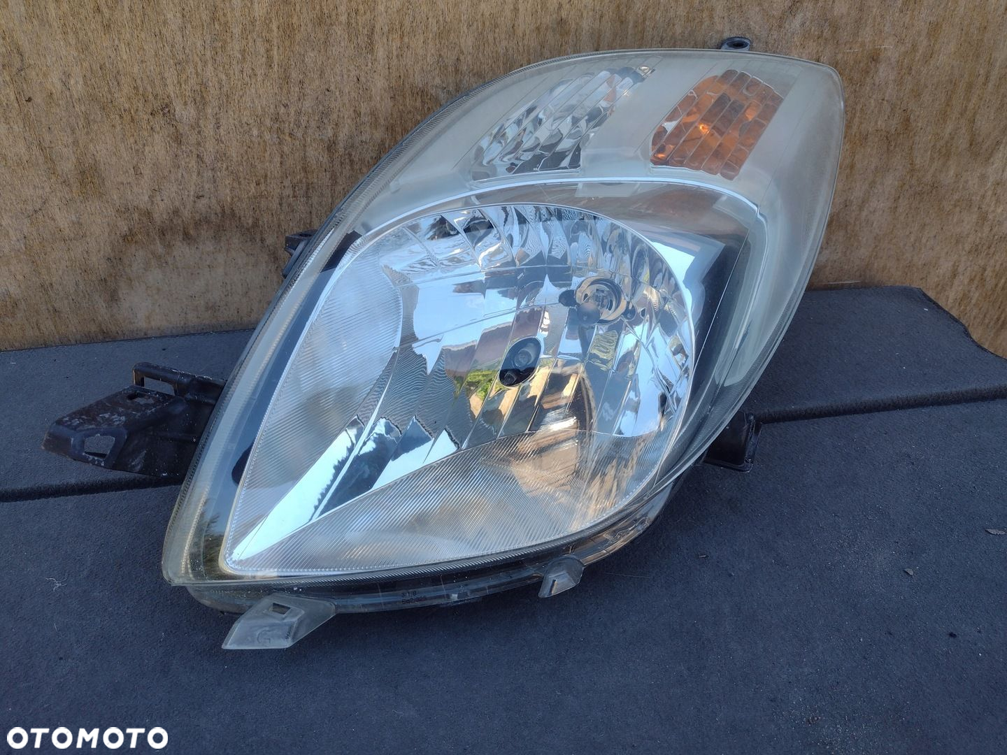 lampy yaris II lewa eu cała - 2