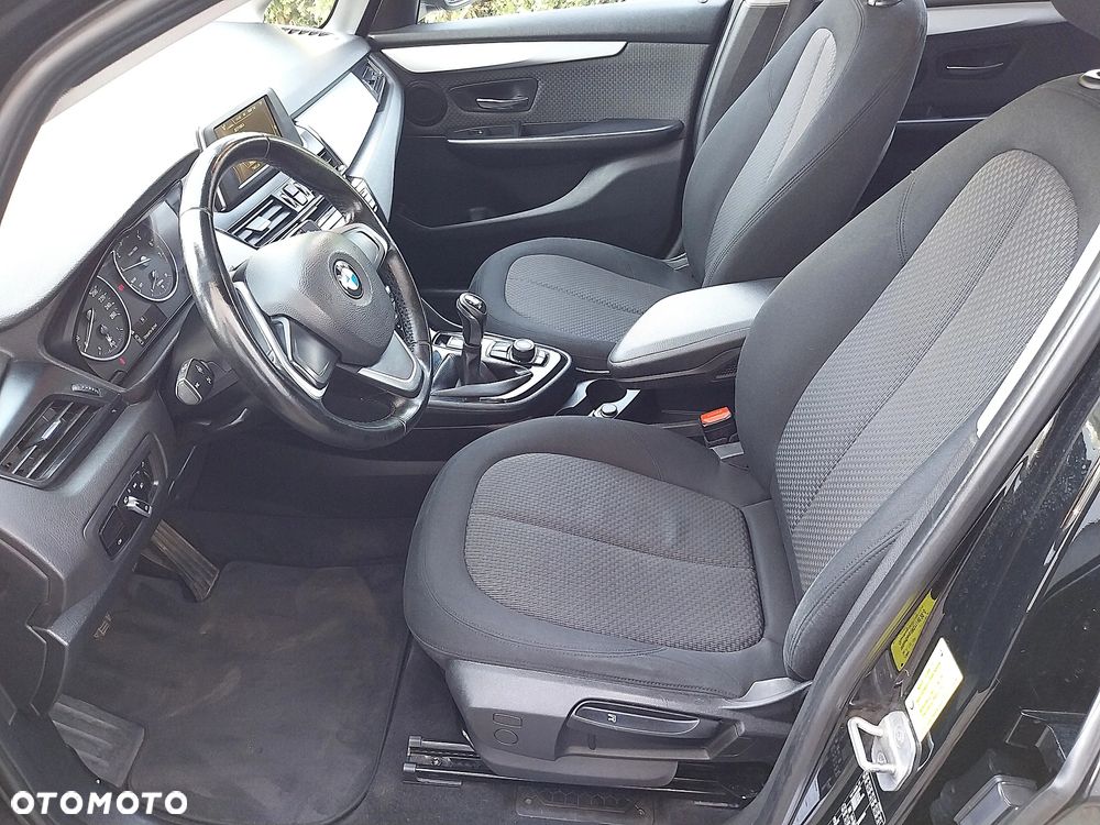 BMW Seria 2 216i - 5