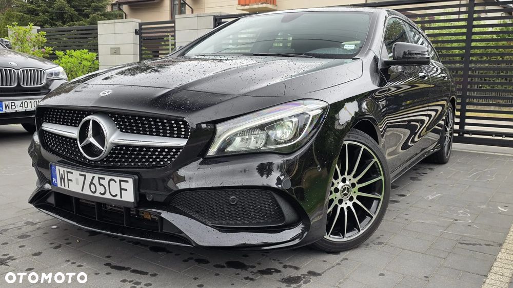 Mercedes-Benz CLA 180 AMG Line - 2