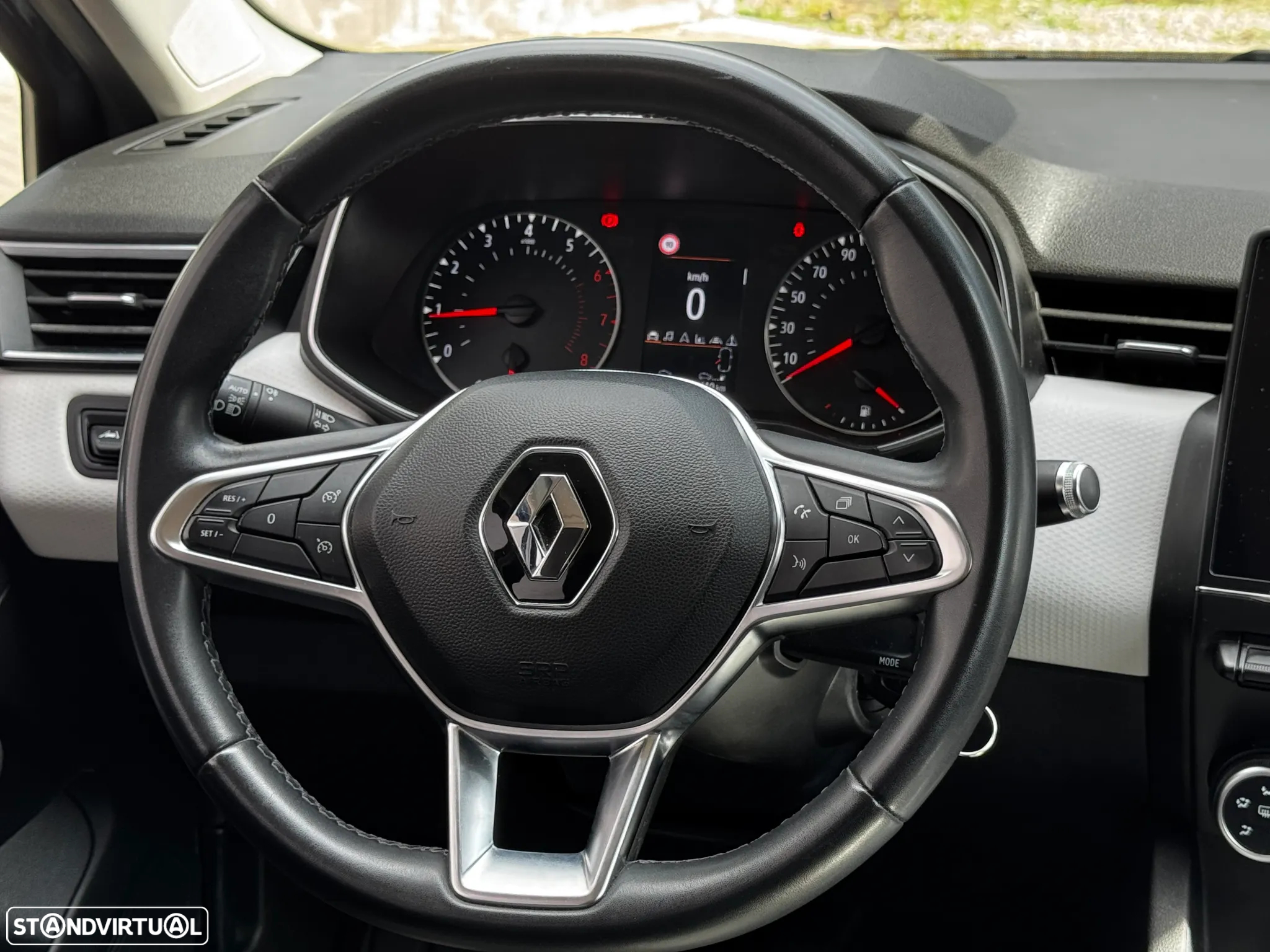 Renault Clio 1.0 TCe Limited - 25