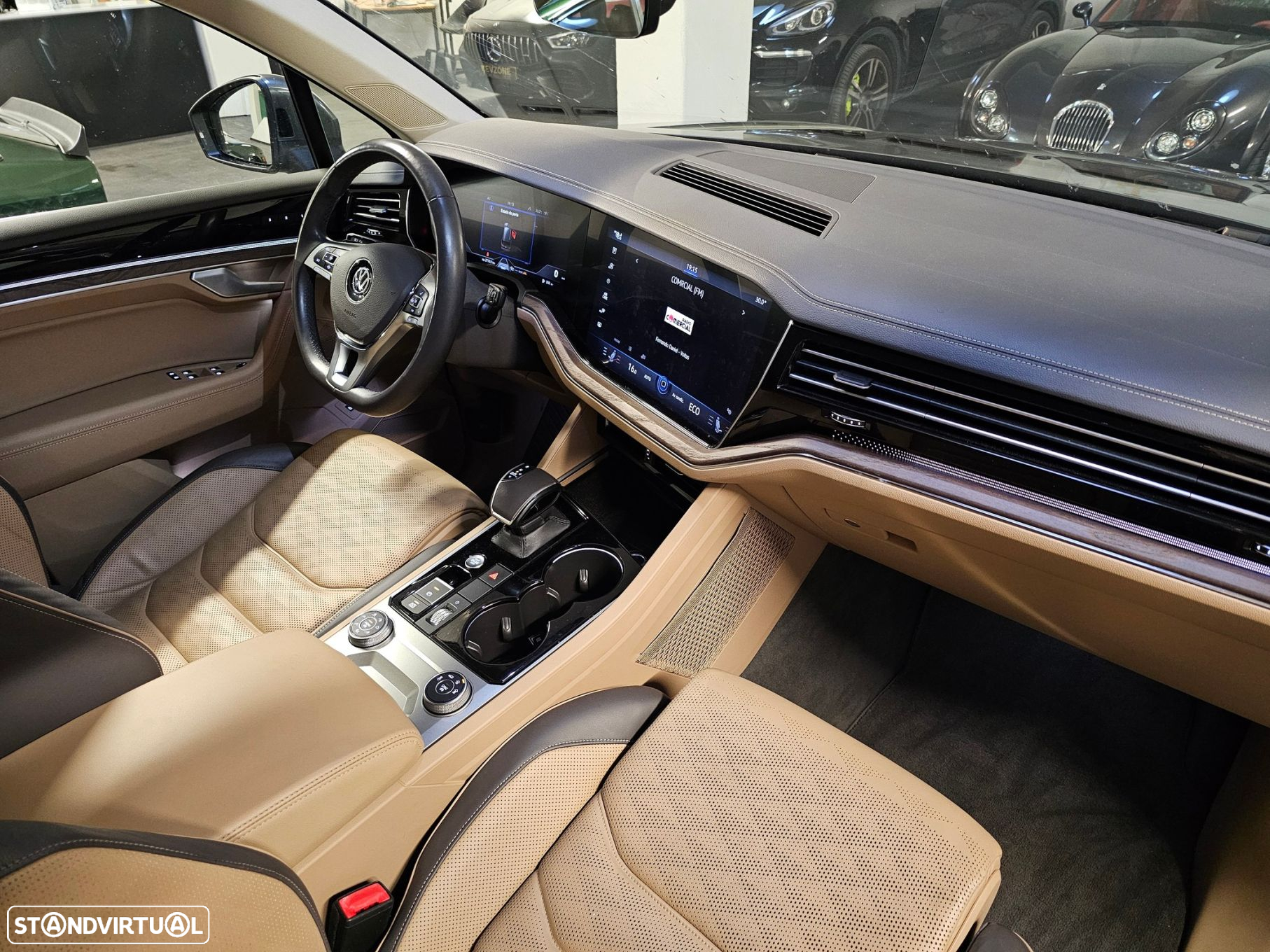 VW Touareg 3.0 TDI V6 Elegance Plus - 12