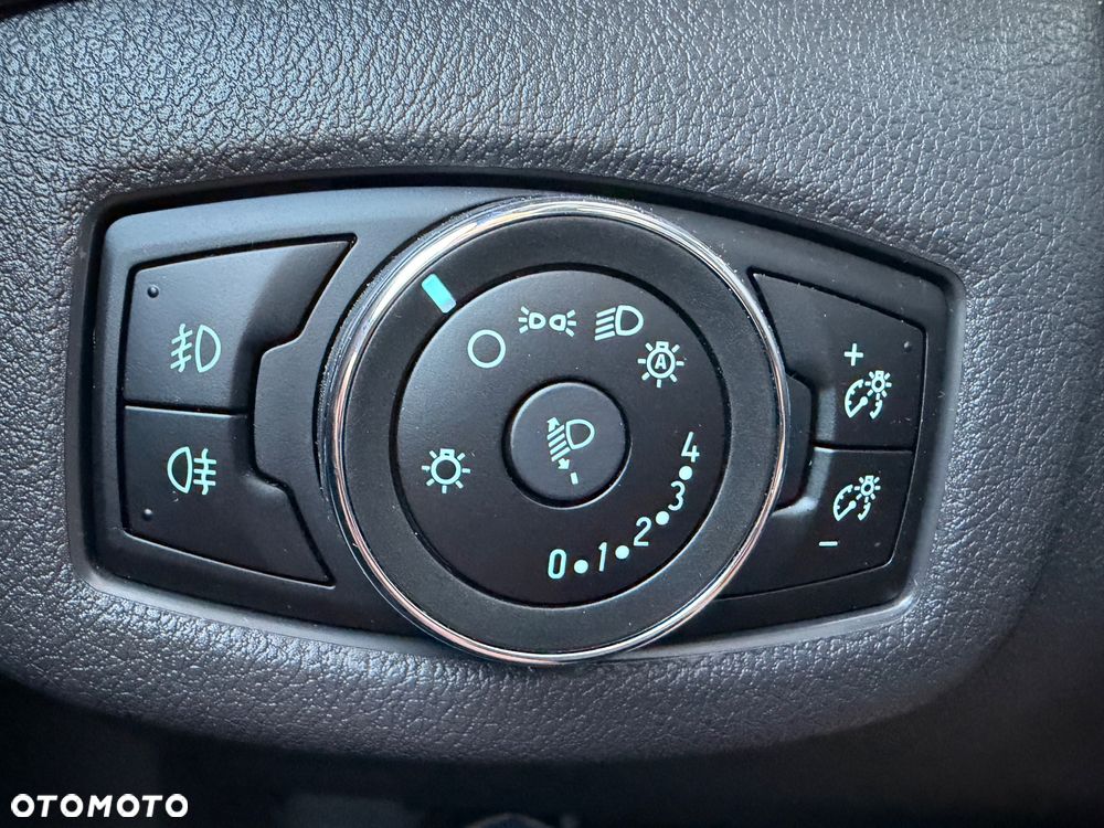 Ford Tourneo Connect 1.5 TDCi Start-Stop Titanium - 21