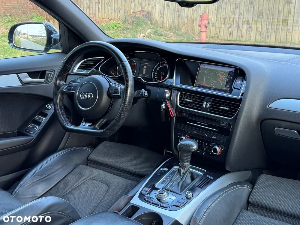 Audi A4 Avant 2.0 TDI DPF quattro S tronic S line Sportpaket - 4