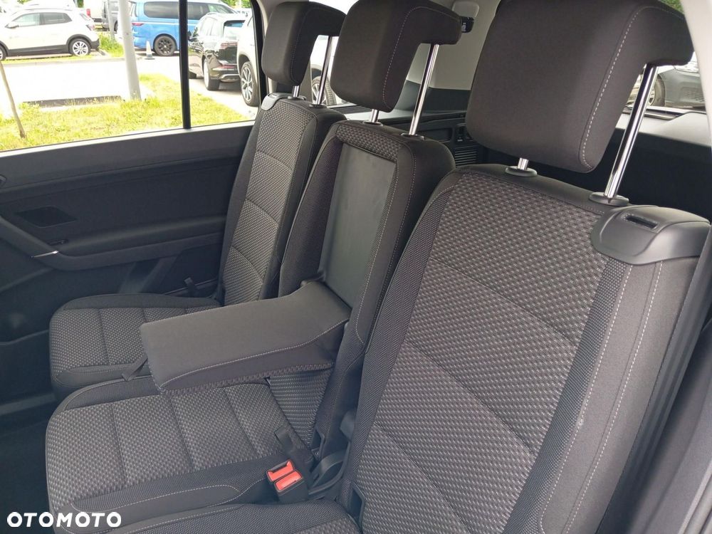 Volkswagen Touran - 13