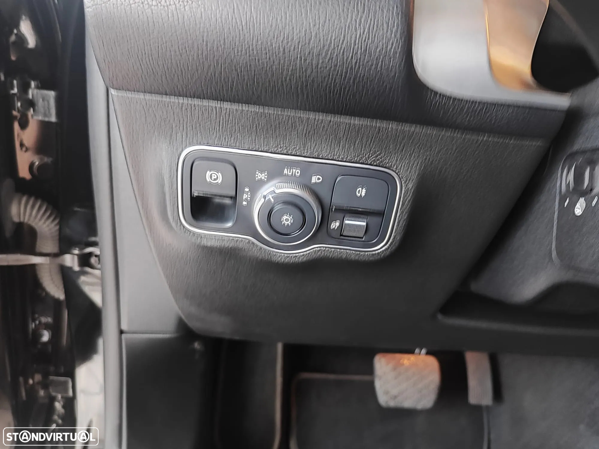Mercedes-Benz EQB 300 4Matic Progressive - 28
